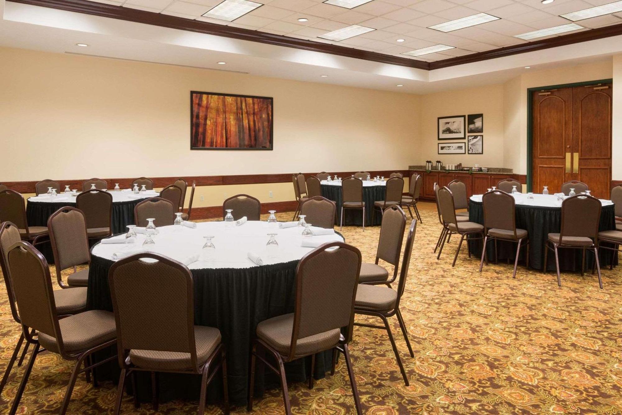 Country Inn & Suites By Radisson, Beckley, Wv Екстериор снимка
